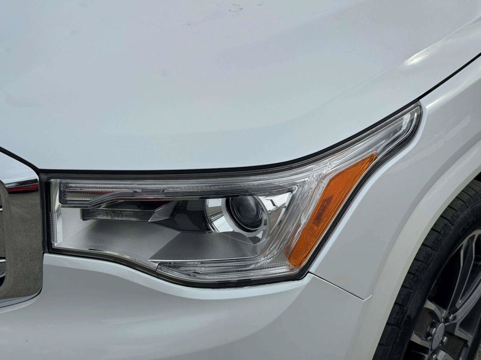 Used 2019 GMC Acadia Denali w/ Technology Package AWD/4WD image 12
