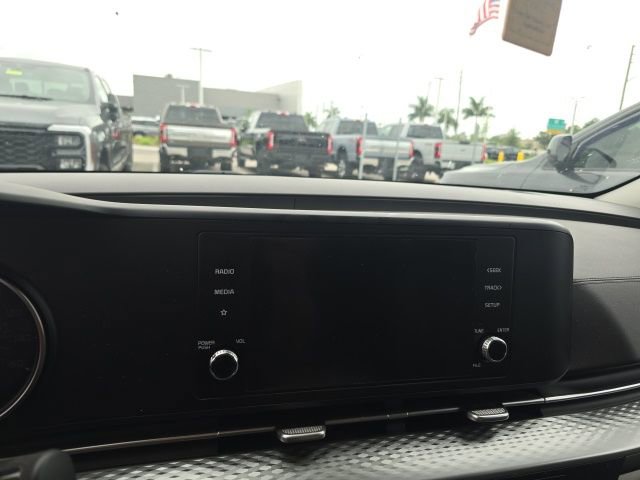 Used 2024 Kia Carnival LX FWD image 6