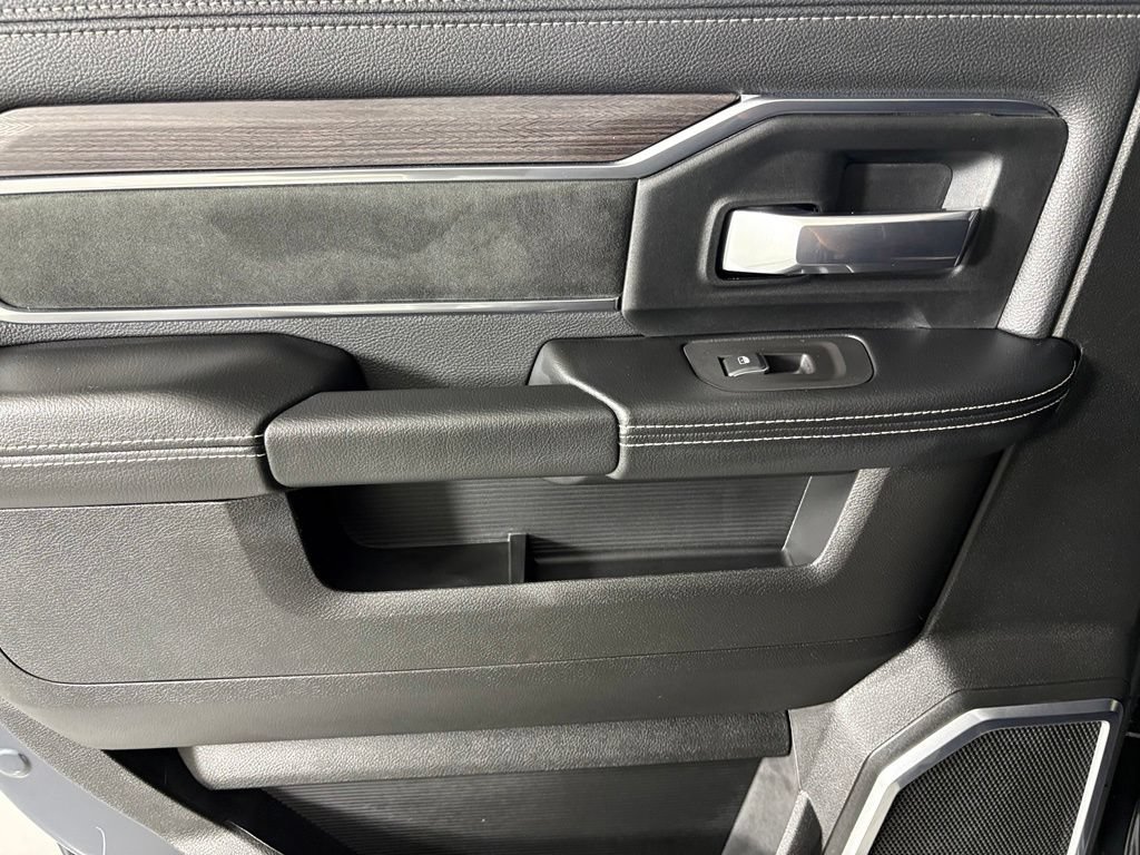 New 2026 RAM 2500 Laramie AWD/4WD image 38