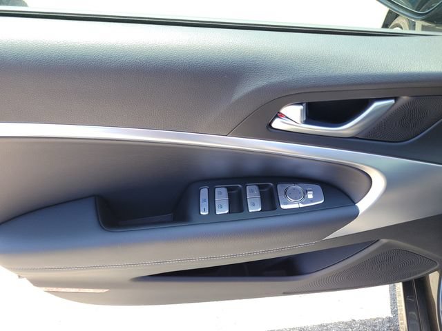 Used 2026 Genesis G70 2.5T RWD image 15