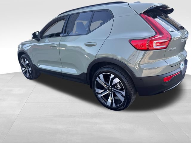 Used 2025 Volvo XC40 B5 Ultra w/ Climate Package AWD/4WD image 3