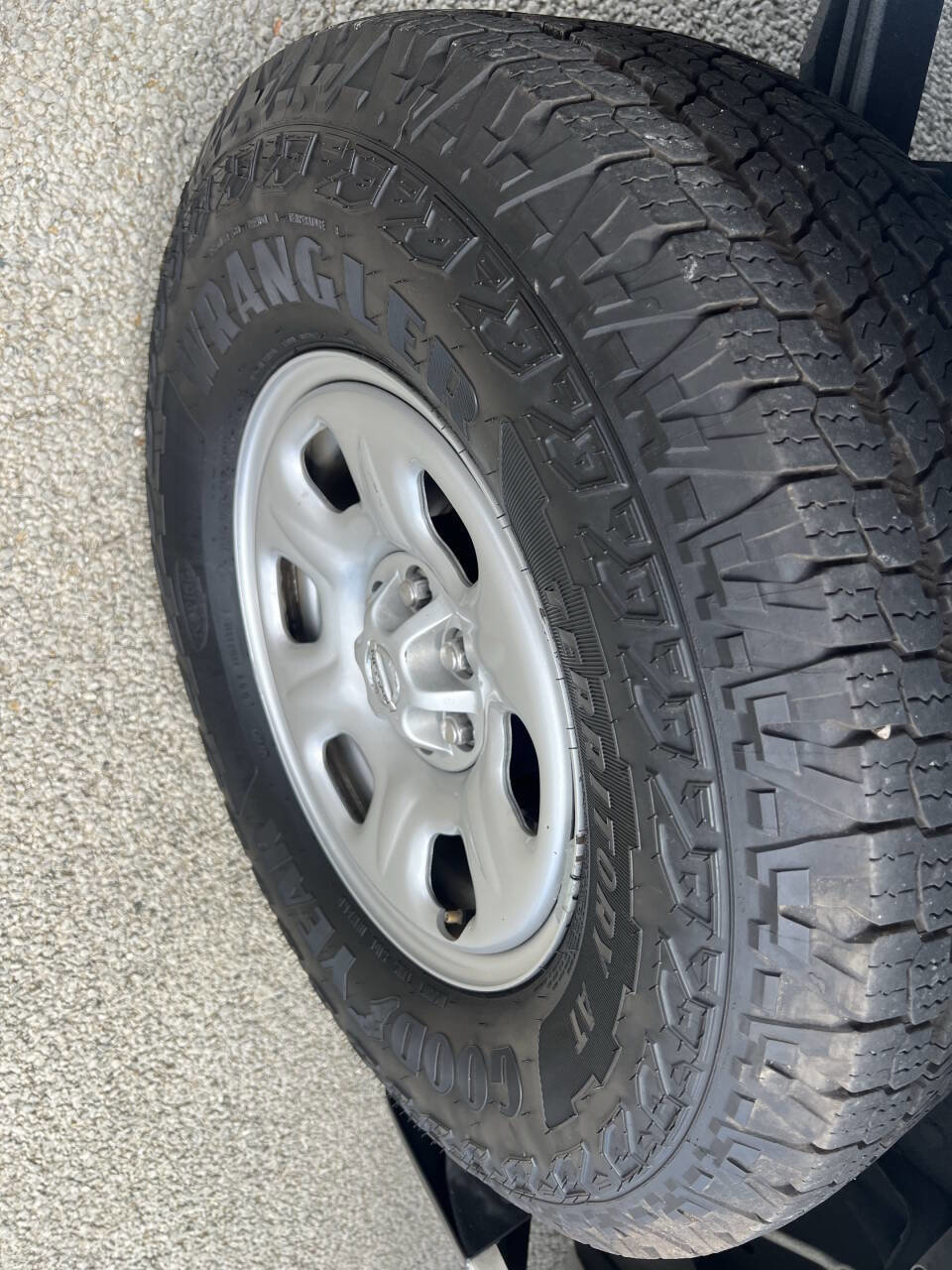 Used 2021 Nissan Frontier S w/ S Utility Package image 32