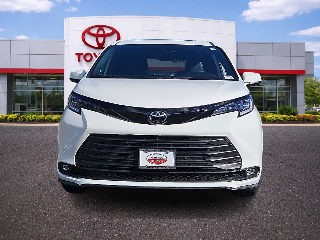 New 2026 Toyota Sienna XLE Woodland Edition AWD/4WD image 2