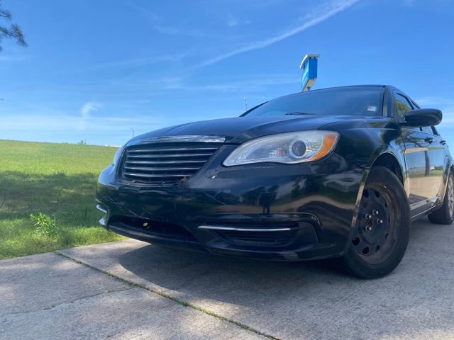 Used 2014 Chrysler 200 LX image 2