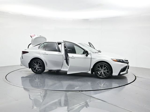 Used 2024 Toyota Camry SE w/ Convenience Package image 46