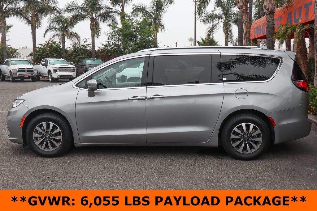 Used 2021 Chrysler Pacifica Touring-L image 5