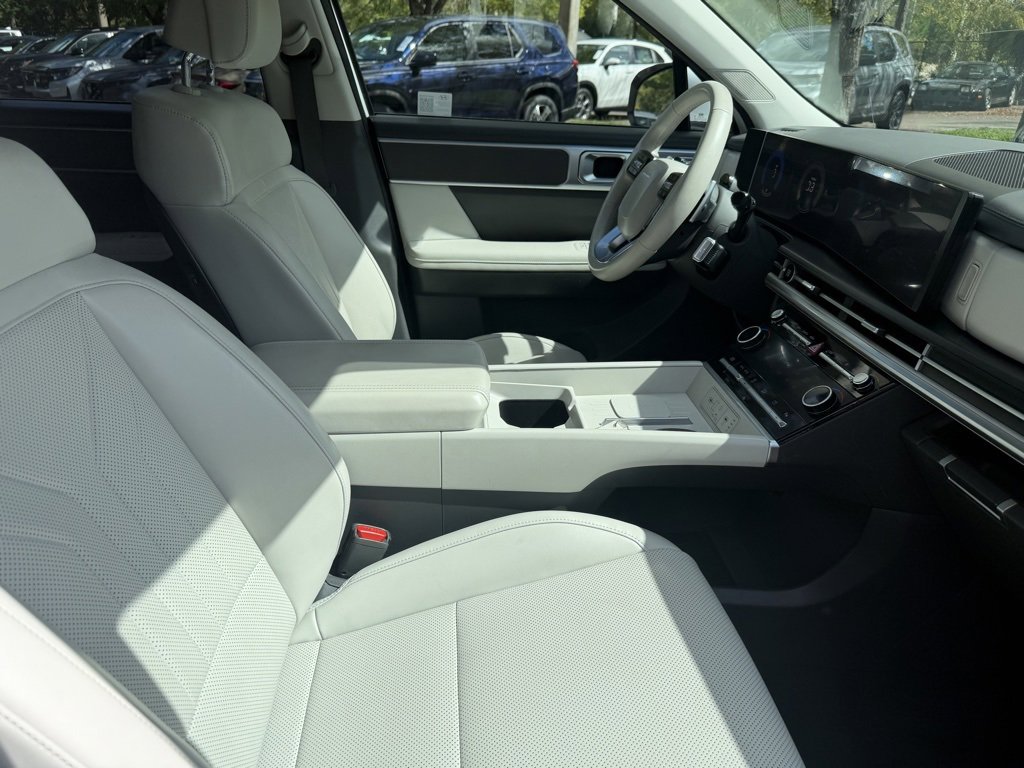 Used 2025 Hyundai Santa Fe SEL image 8