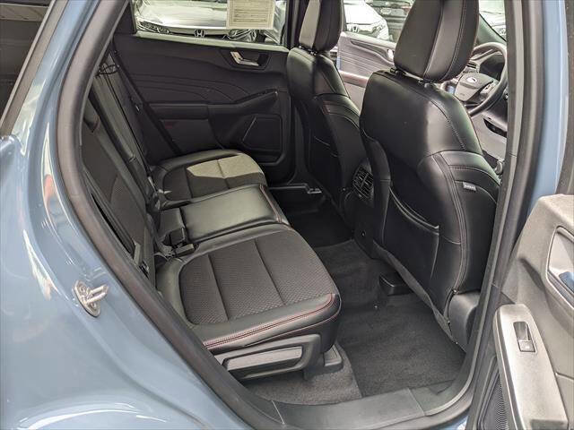 Used 2024 Ford Escape ST-Line w/ Tech Pack #1 AWD/4WD image 17