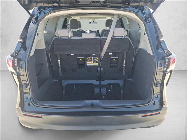 Used 2022 Toyota Sienna LE w/ LE Plus Package FWD image 7
