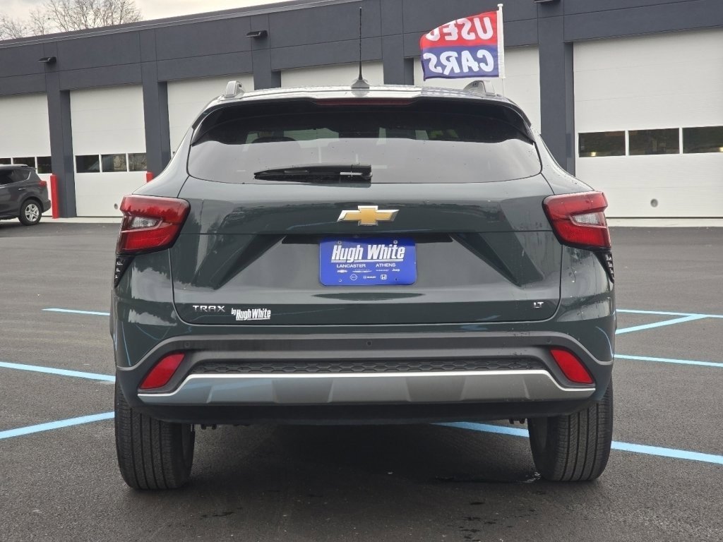 Certified 2025 Chevrolet Trax LT w/ Driver Confidence Package image 13
