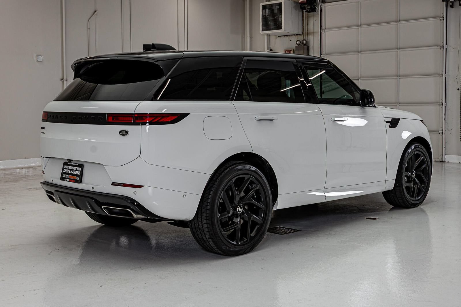Used 2023 Land Rover Range Rover Sport SE Dynamic AWD/4WD image 9