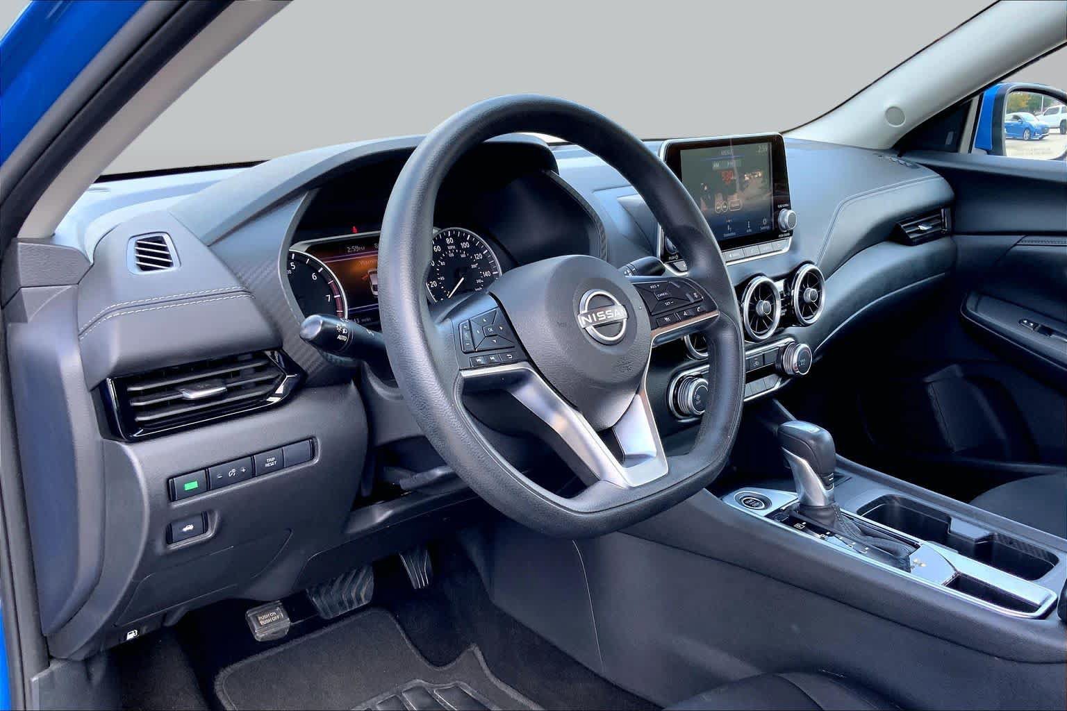 Used 2025 Nissan Sentra SV FWD image 16