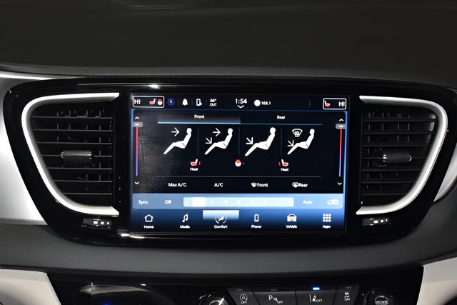 Certified 2024 Chrysler Pacifica Touring-L FWD image 37