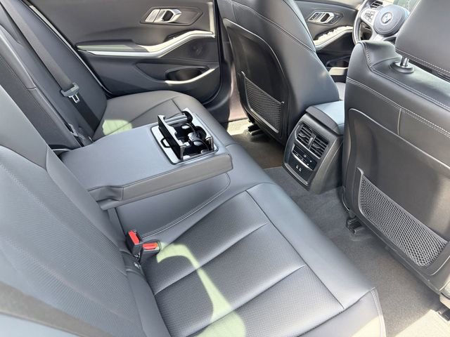 Used 2023 BMW M340i RWD image 15