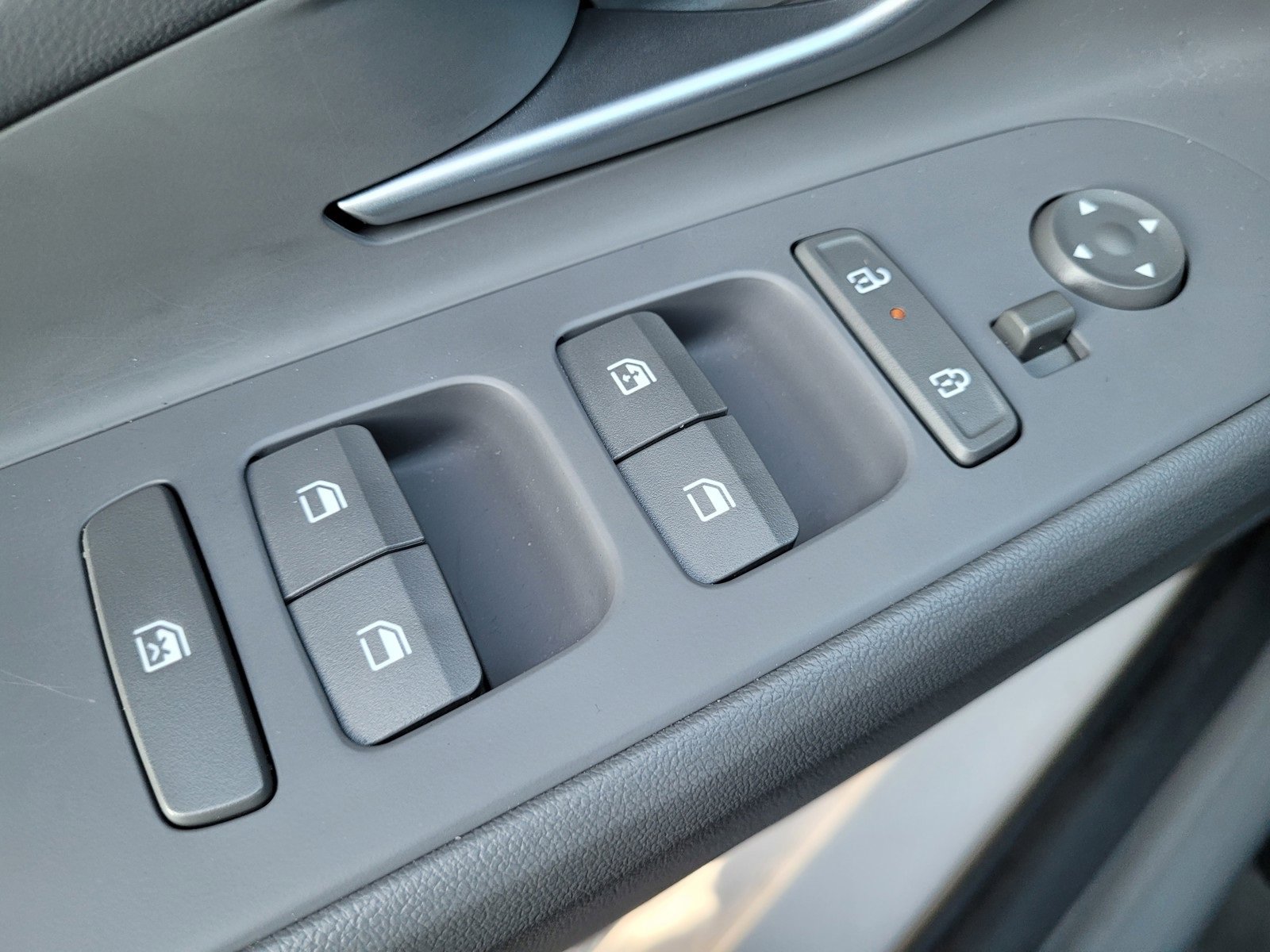 Certified 2025 Hyundai Elantra SEL image 22