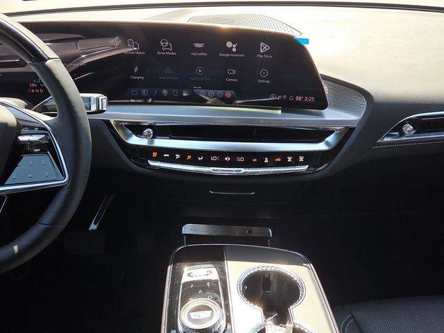 New 2026 Cadillac Lyriq Premium Luxury AWD/4WD image 17