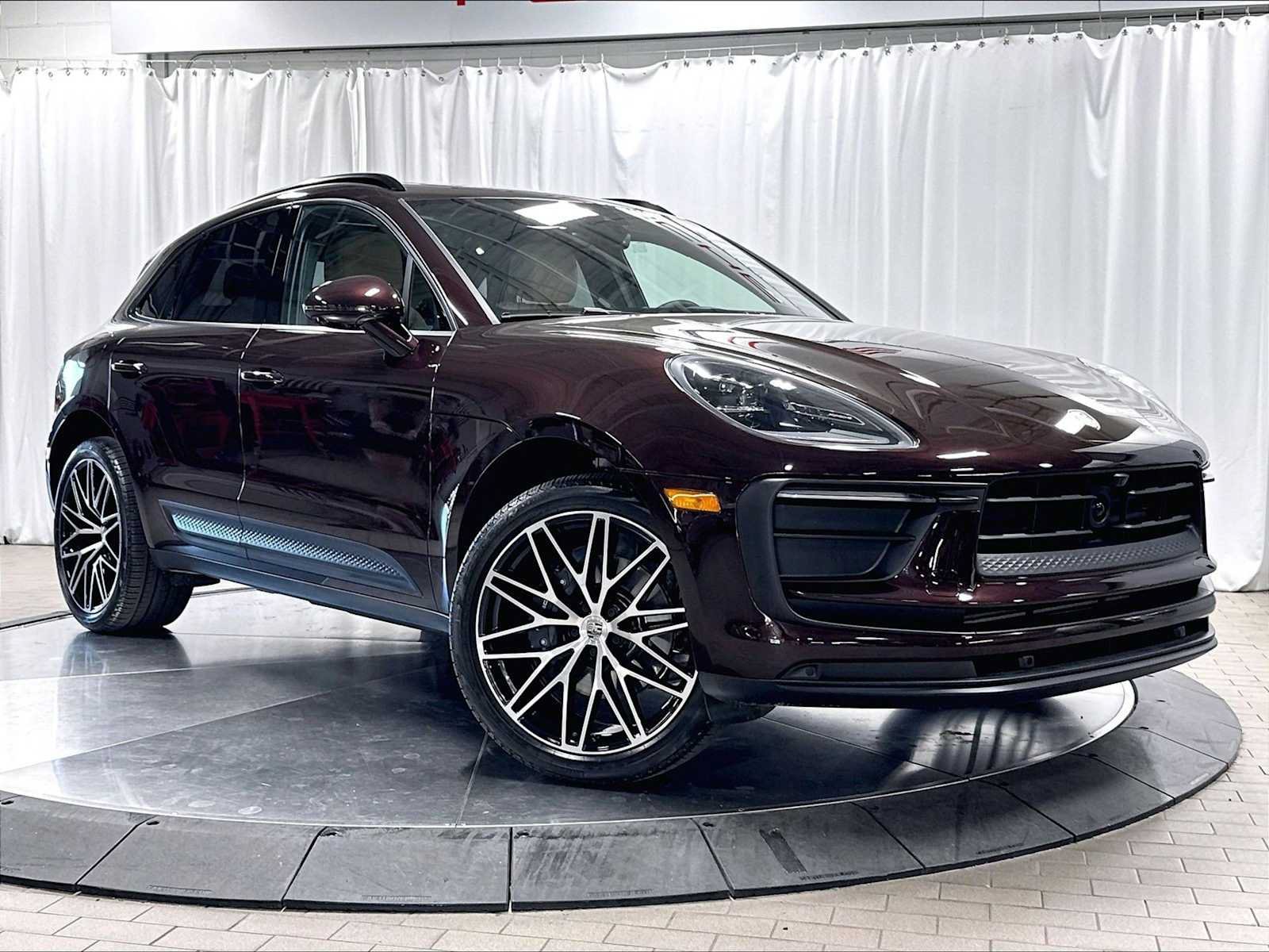 Used 2026 Porsche Macan AWD/4WD image 12