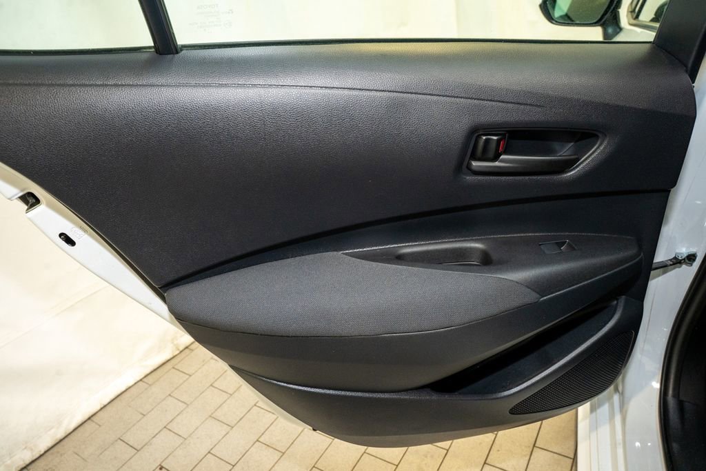 Used 2022 Toyota Corolla LE image 8