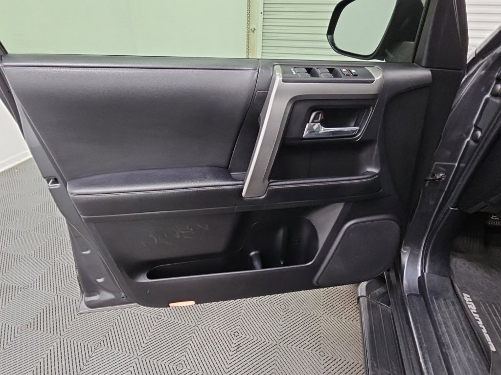 Used 2020 Toyota 4Runner SR5 Premium w/ Moonroof Package RWD image 29
