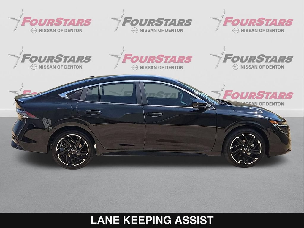 New 2027 Nissan Sentra SR w/ Floor Mat Package FWD image 3