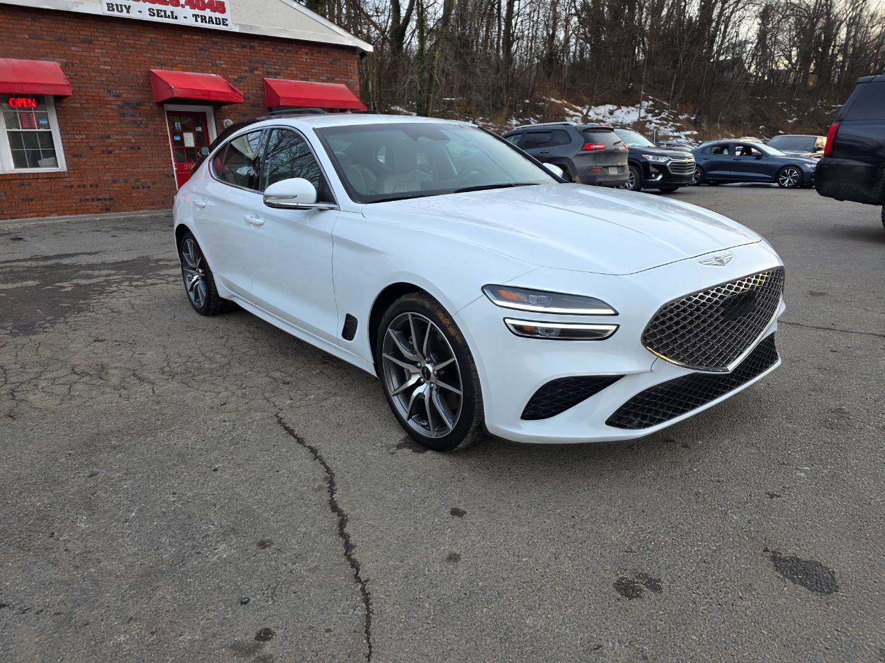 Used 2024 Genesis G70 2.5T image 3