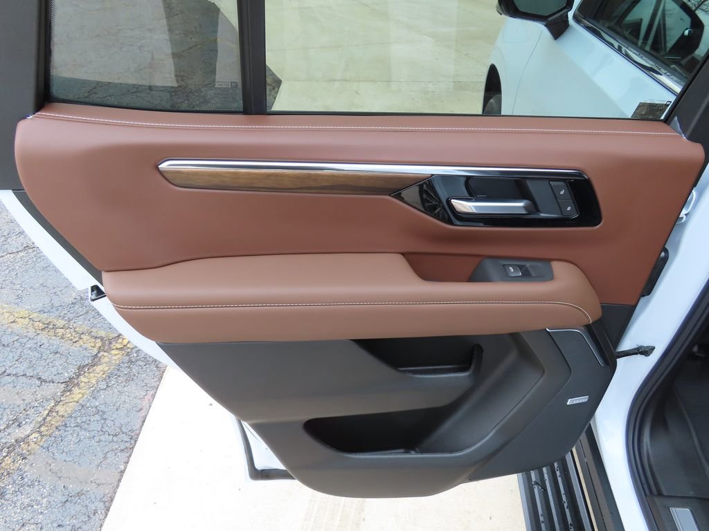 New 2026 Chevrolet Tahoe High Country AWD/4WD image 29