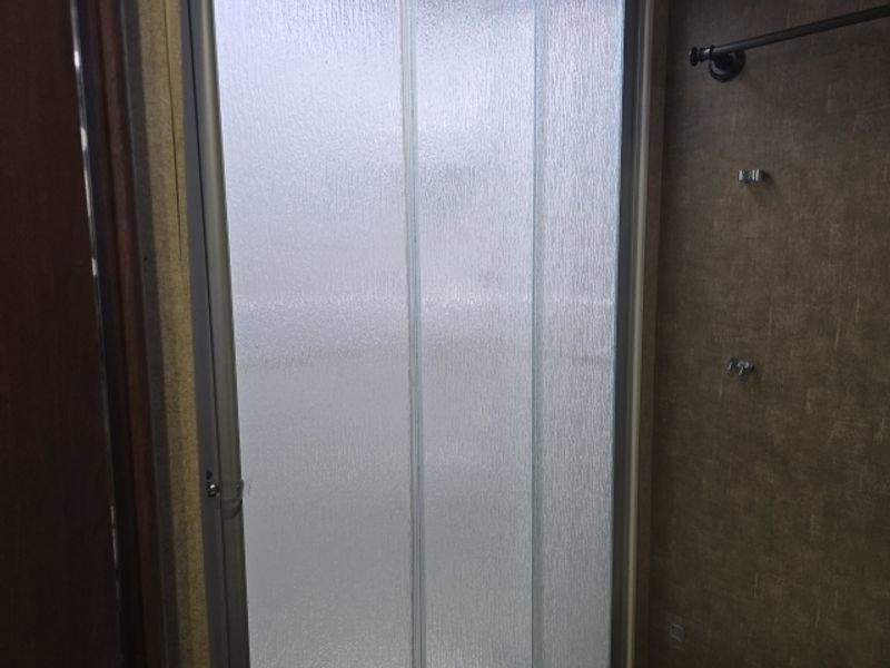 Used 2014 Ford E-450 and Econoline 450 Super Duty w/ Motorhome Prep Package image 29