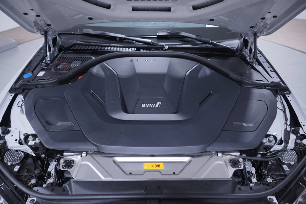 Used 2023 BMW i4 eDrive40 w/ M Sport Package image 24