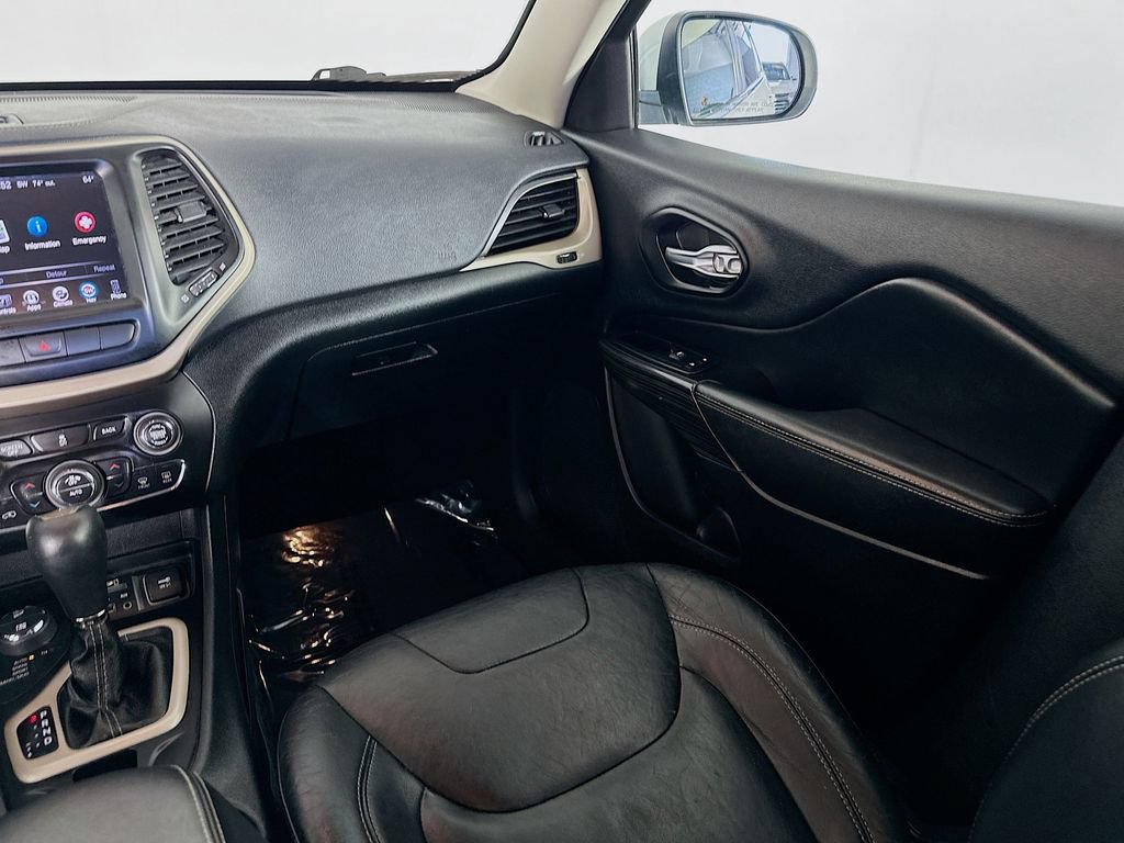 Used 2014 Jeep Cherokee Limited AWD/4WD image 30