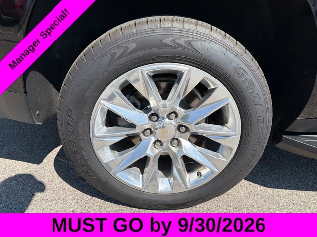 Used 2024 Chevrolet Suburban Premier RWD image 40