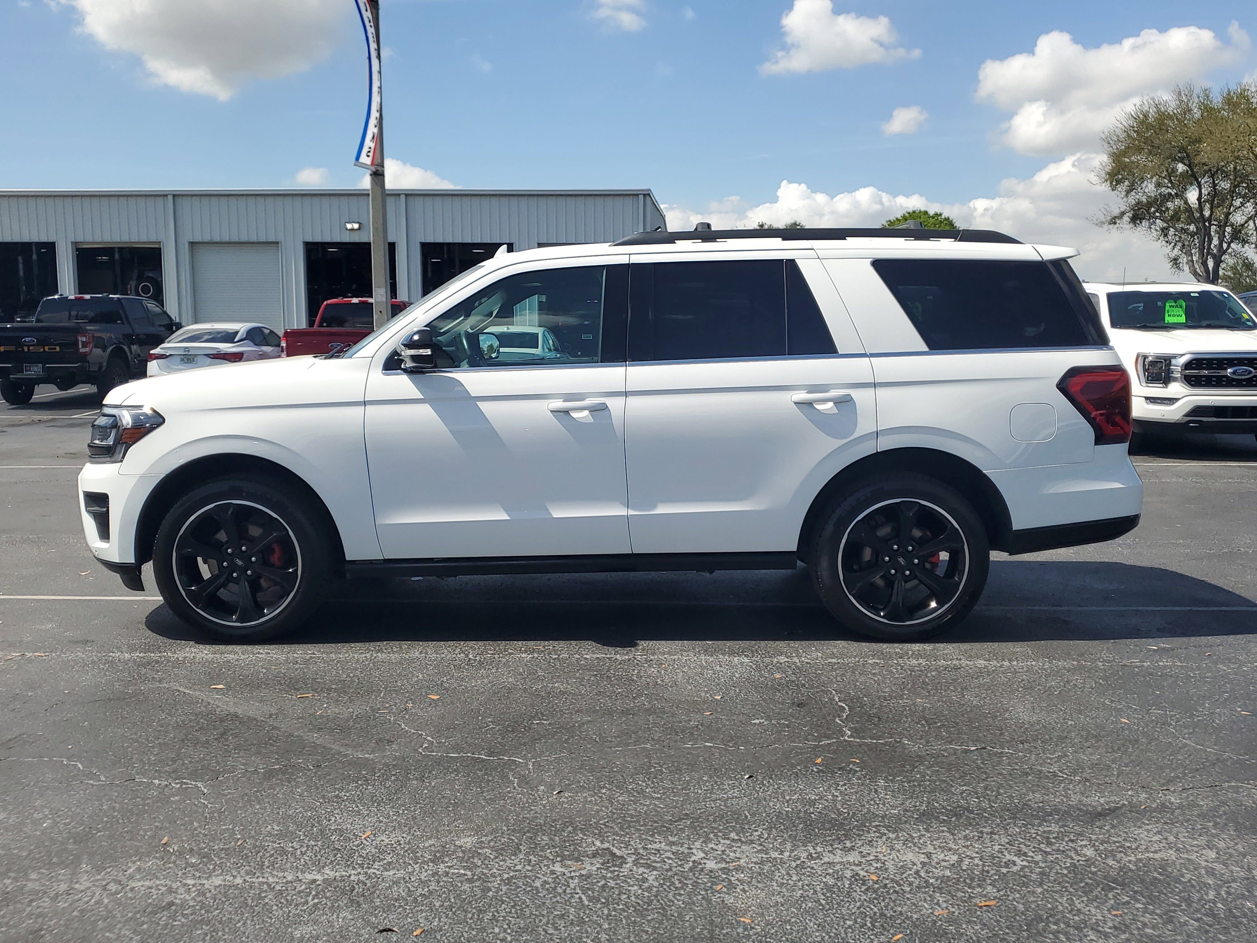 Certified 2024 Ford Expedition Limited image 6
