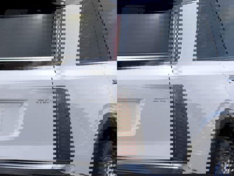 New 2026 Cadillac Vistiq Premium Luxury w/ LPO, Floor Liner Package image 11