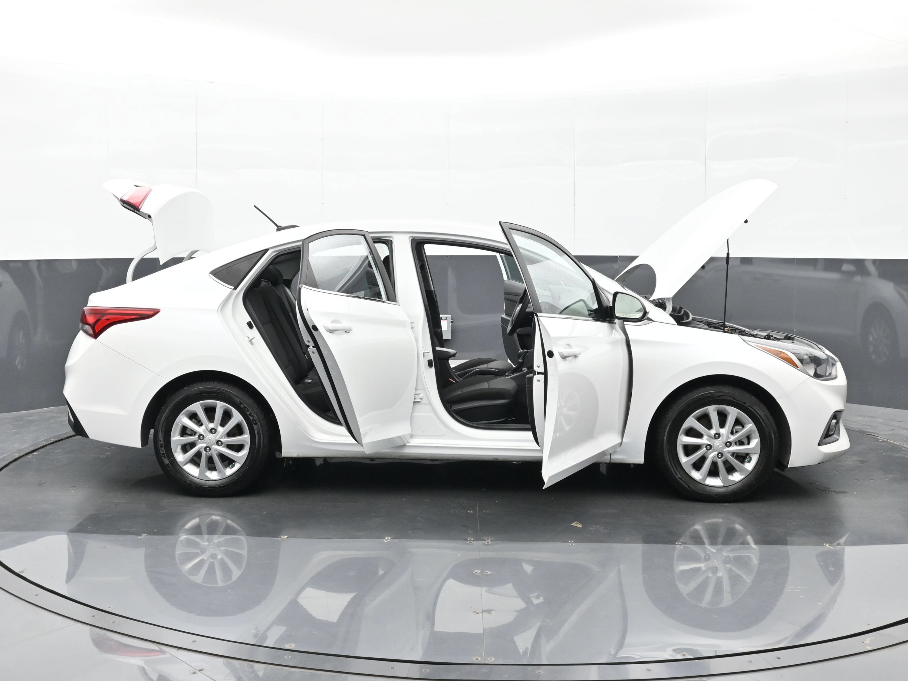 Used 2022 Hyundai Accent SEL FWD image 47