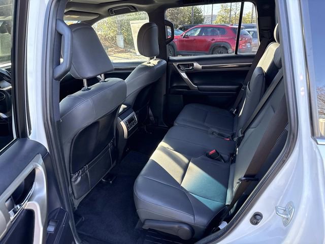 Used 2020 Lexus GX 460 Premium w/ Premium Package image 17