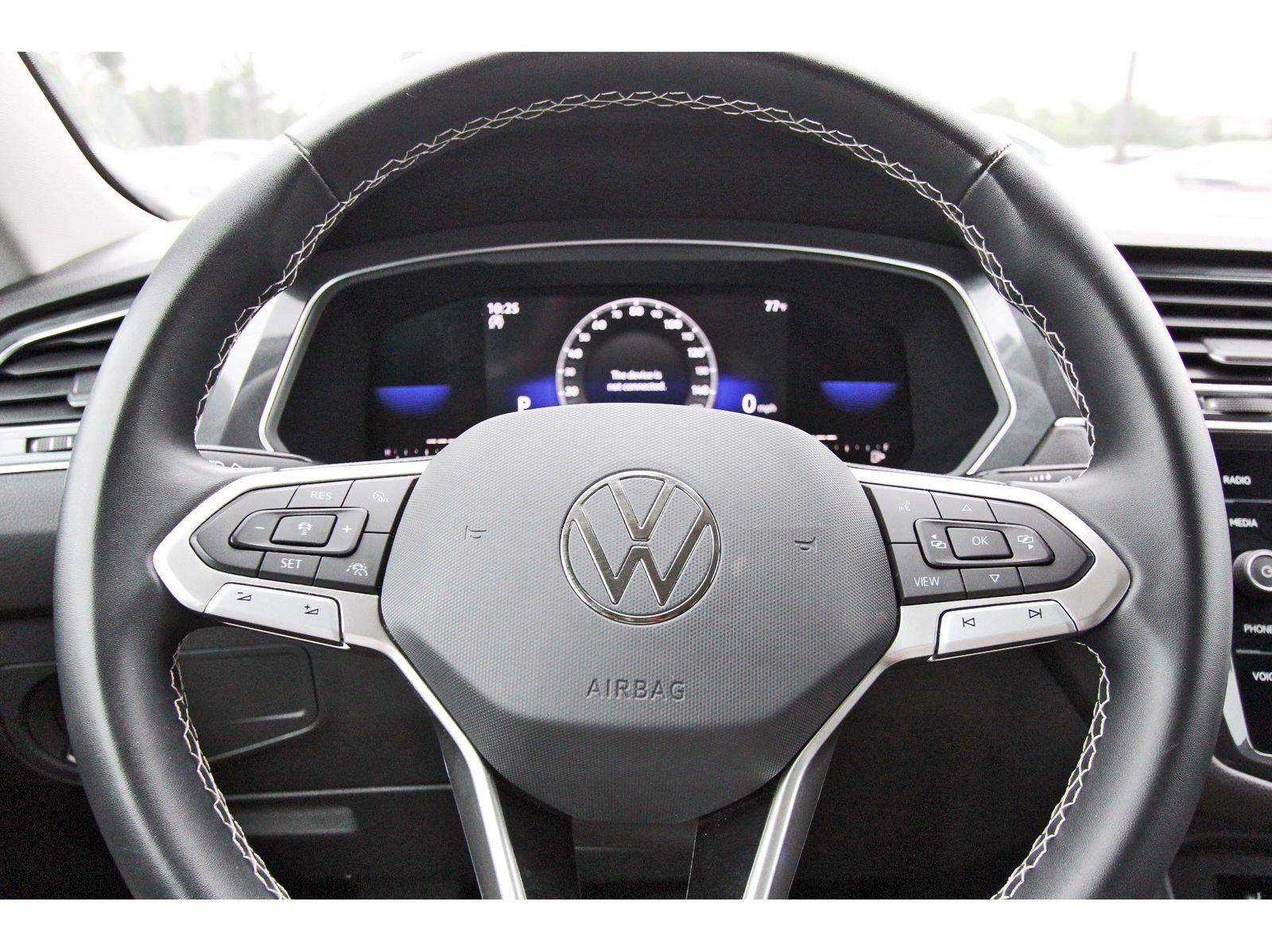 Used 2023 Volkswagen Tiguan SE FWD image 15