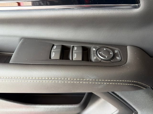 New 2026 GMC Yukon XL Elevation w/ LPO, Elevation Black Package AWD/4WD image 15