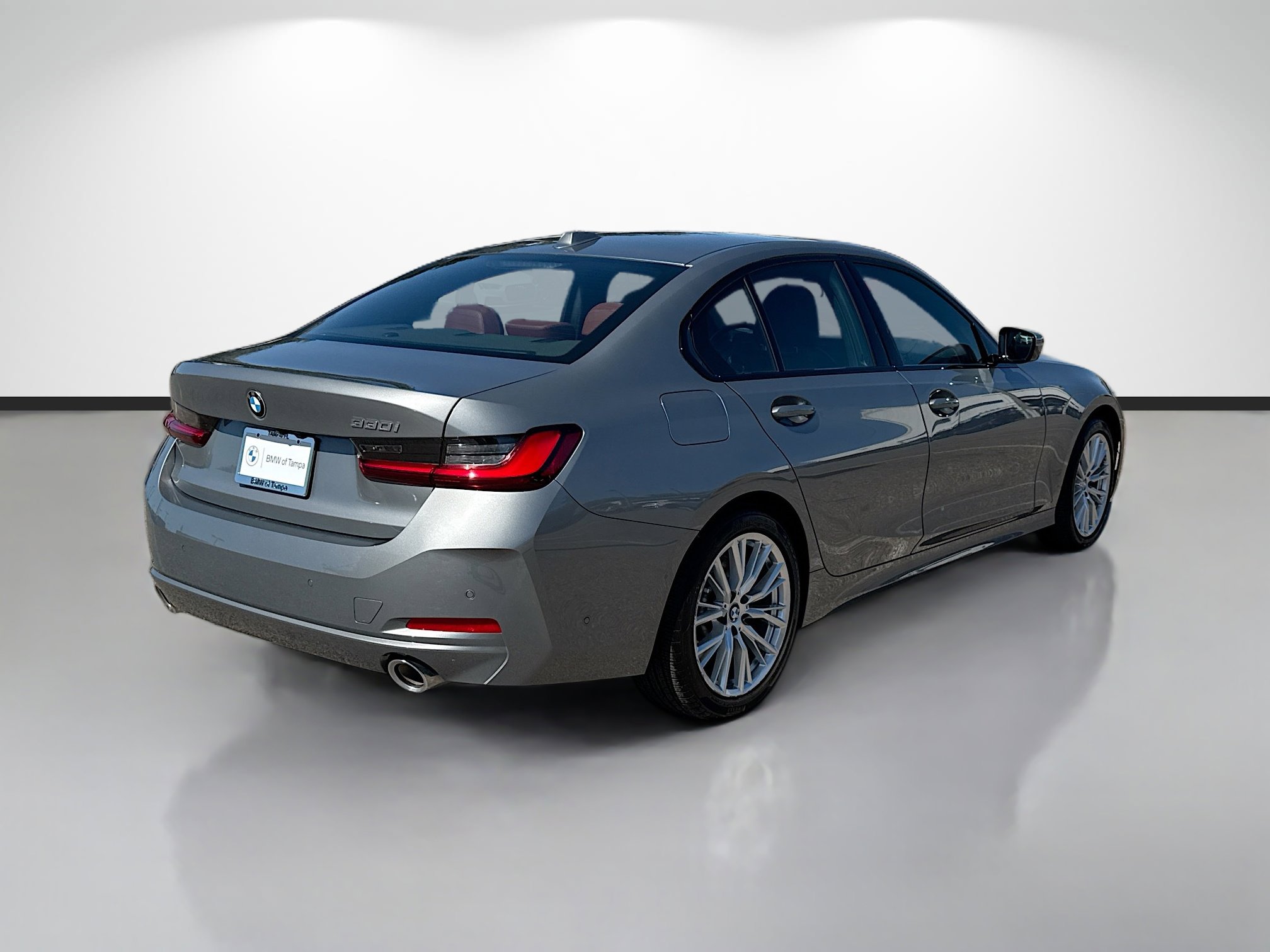 Used 2023 BMW 330i Sedan w/ Premium Package image 3