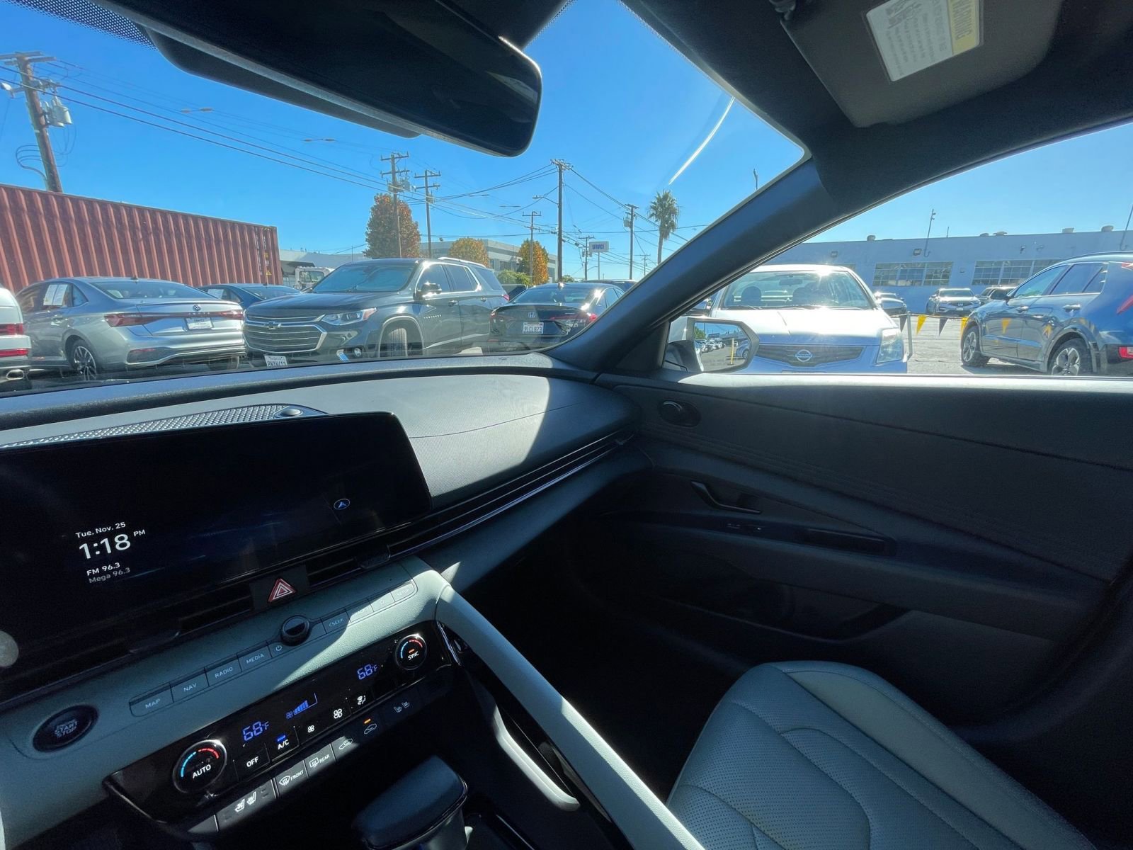 Used 2025 Hyundai Elantra Limited image 35