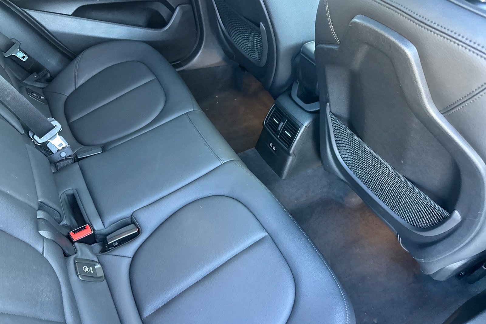 Used 2023 BMW X2 sDrive28i w/ Convenience Package image 30