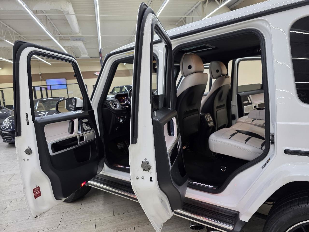 Used 2021 Mercedes-Benz G 63 AMG 4MATIC w/ G Manufaktur Interior Package image 15