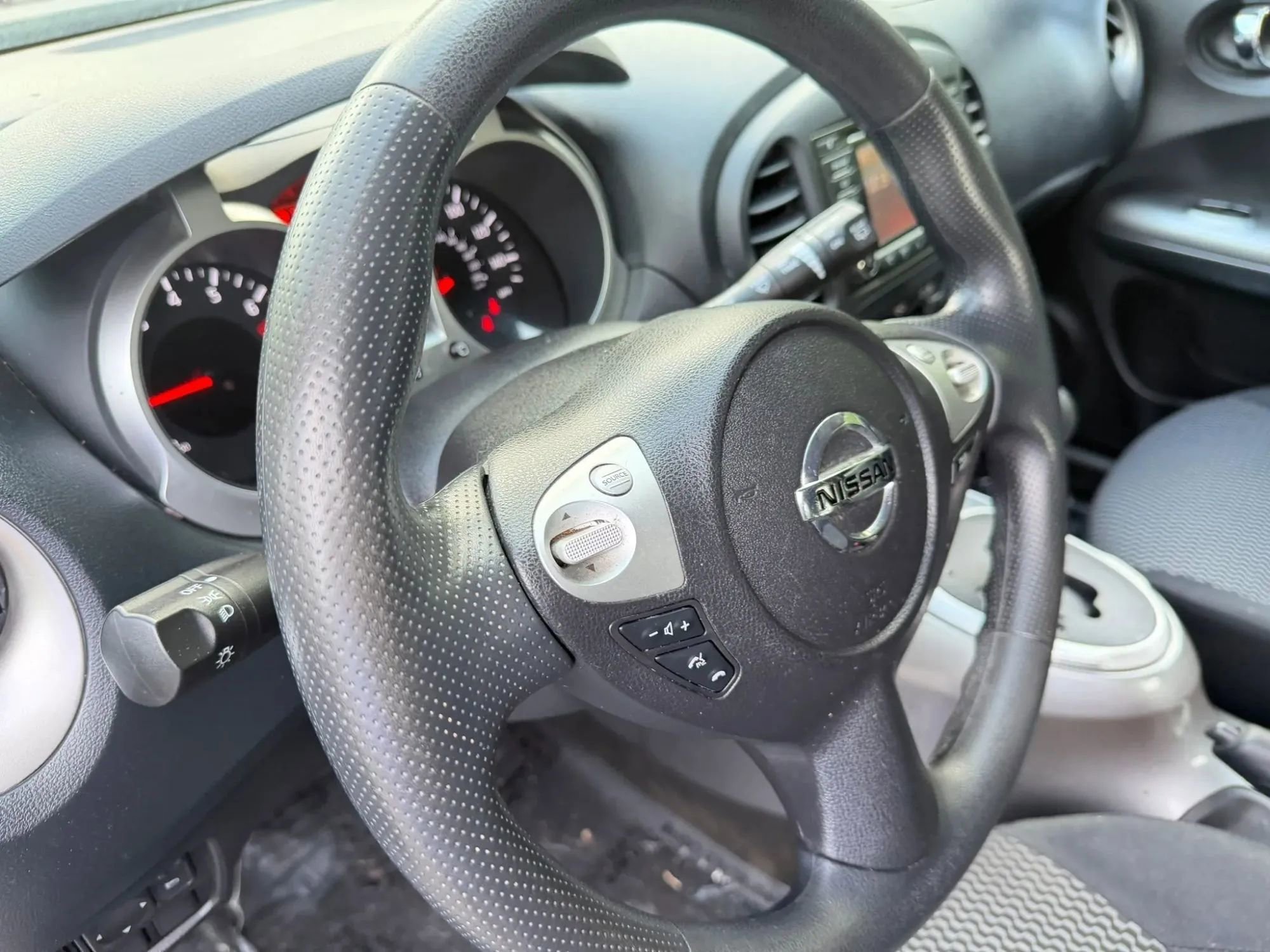 Used 2015 Nissan Juke S FWD image 12