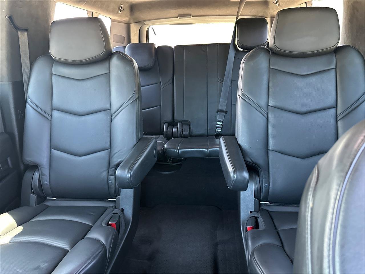 Used 2019 Cadillac Escalade ESV Platinum AWD/4WD image 14