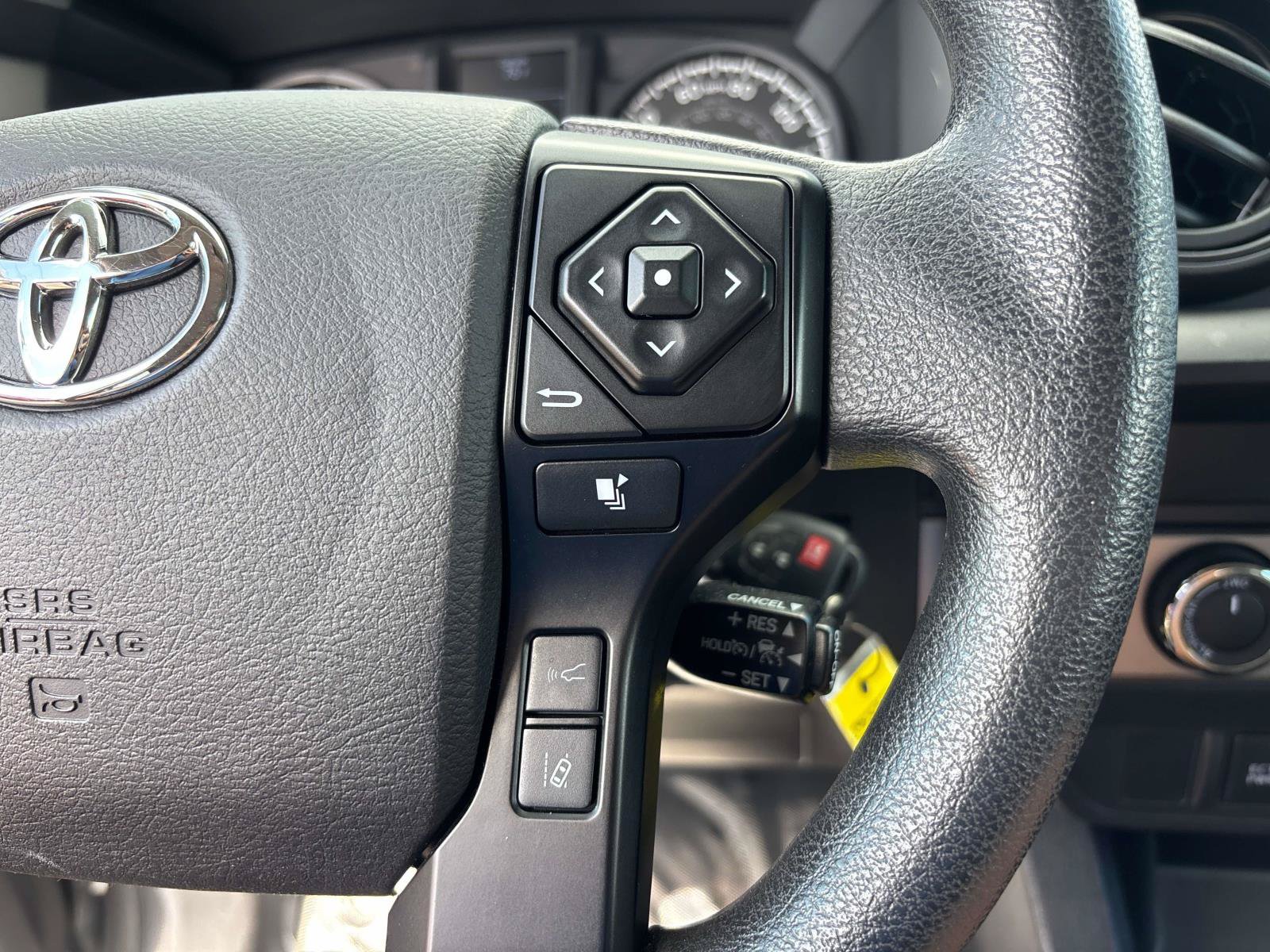 Used 2022 Toyota Tacoma SR AWD/4WD image 16