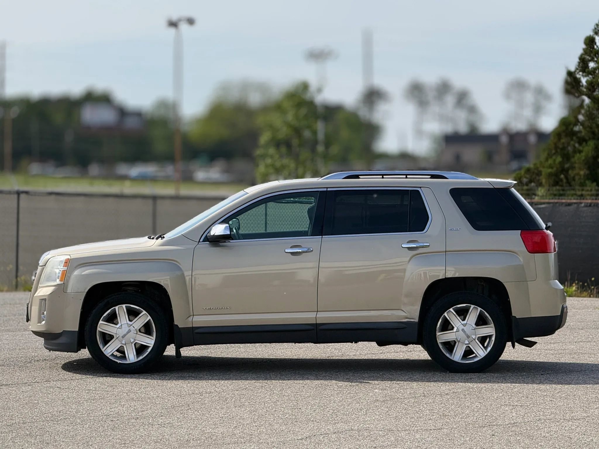 Used 2011 GMC Terrain SLT FWD image 8
