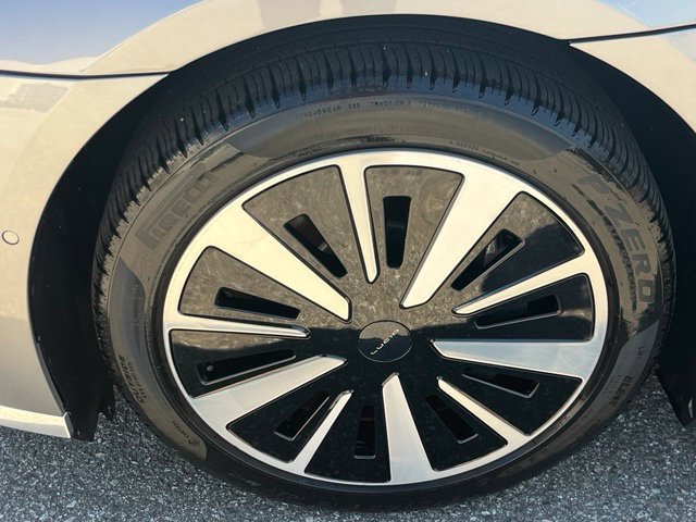 Used 2023 Lucid Air Touring AWD/4WD image 28