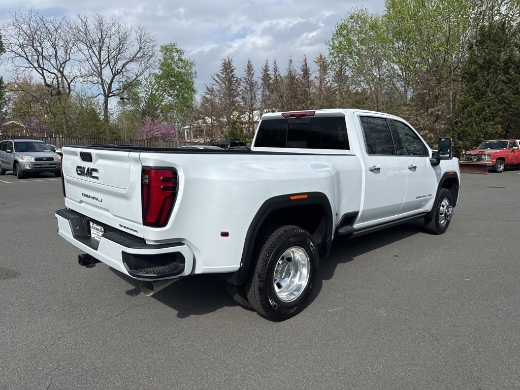 New 2026 GMC Sierra 3500 Denali Ultimate AWD/4WD image 7