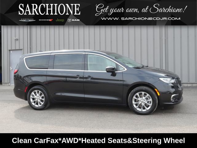 Used 2023 Chrysler Pacifica Touring-L w/ Uconnect Theater Family Group