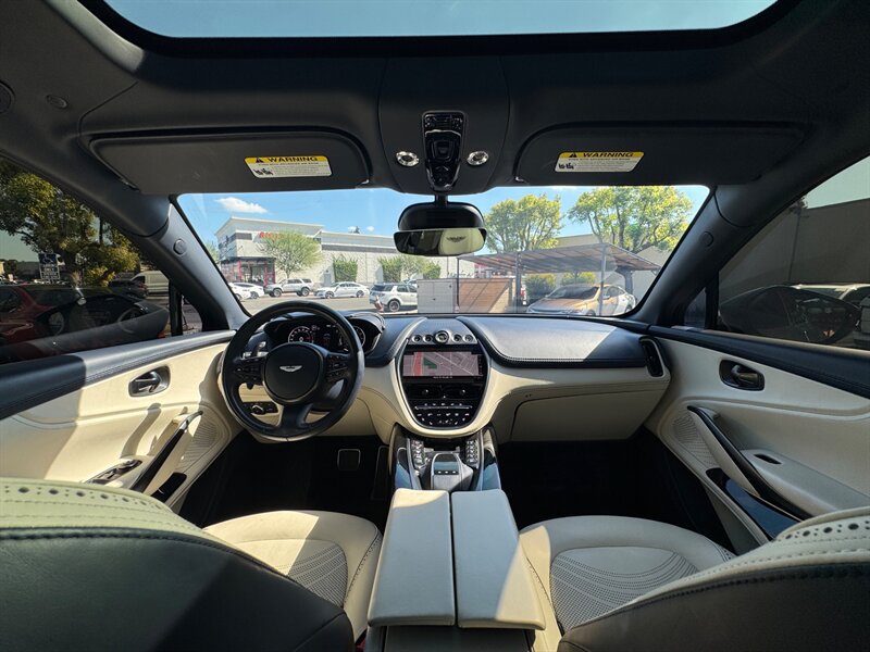 Used 2022 Aston Martin DBX AWD/4WD image 44