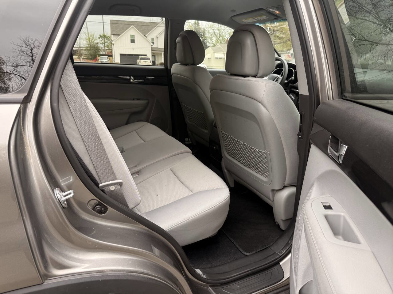 Used 2013 Kia Sorento LX w/ Convenience Pkg FWD image 12