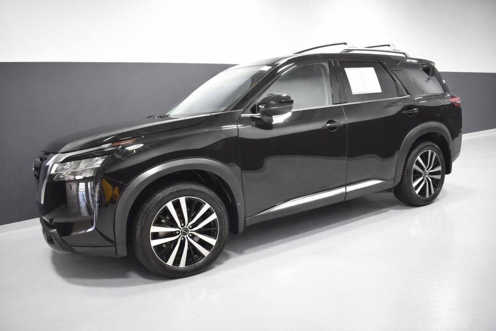 Certified 2024 Nissan Pathfinder Platinum image 2